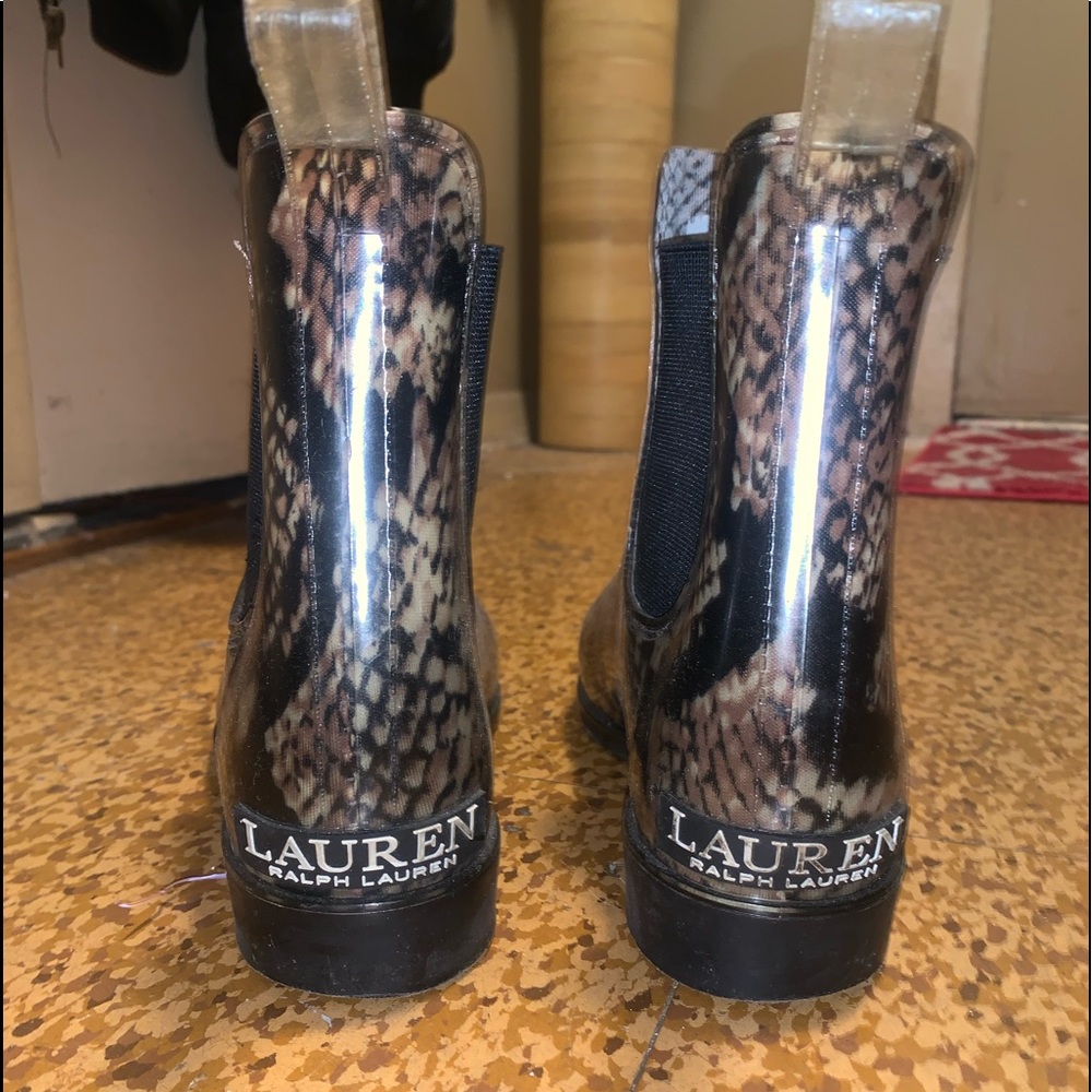 Slightly used Ralph Lauren rain boots size 8